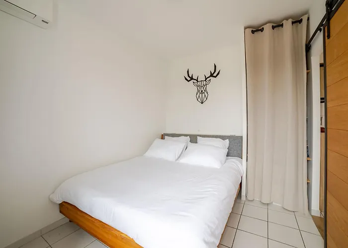 Chic T2 Vue Terrasse Clim & Parking A Apartman